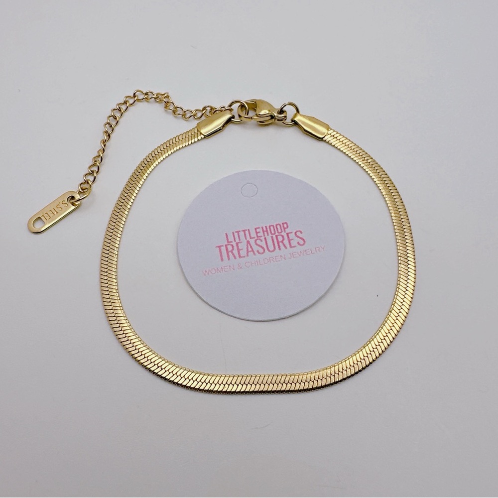 Dainty chain stainless steel bracelet